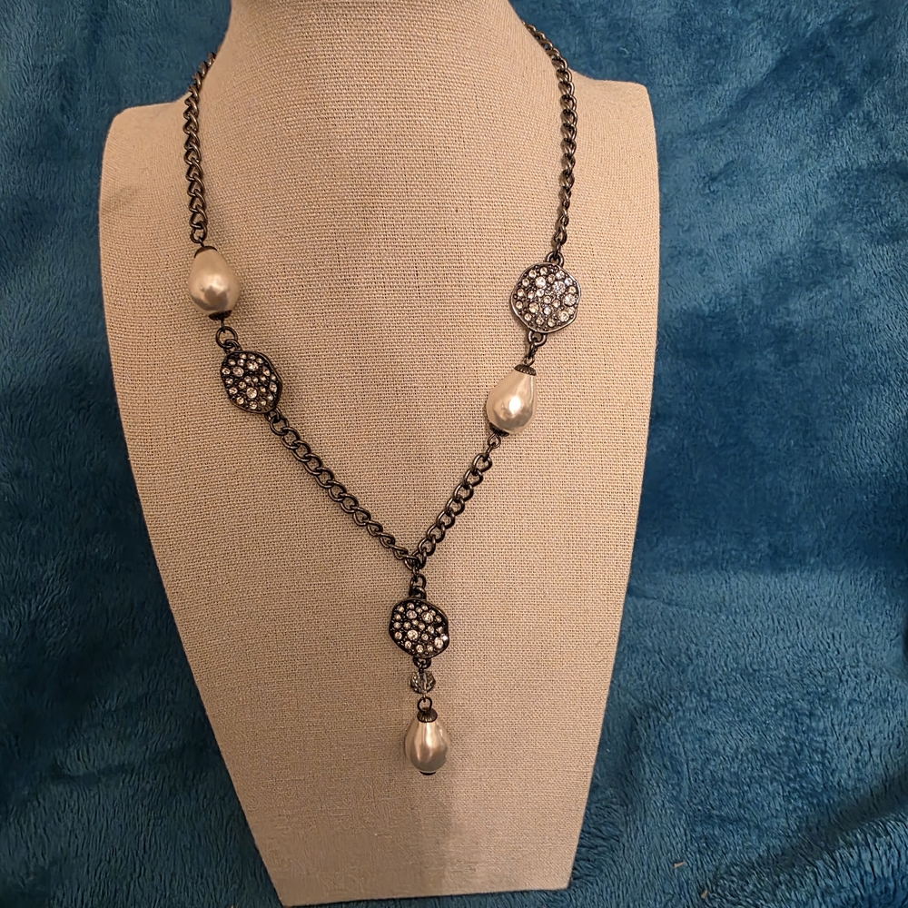 Elegant Black and Silver Necklace with Pearls